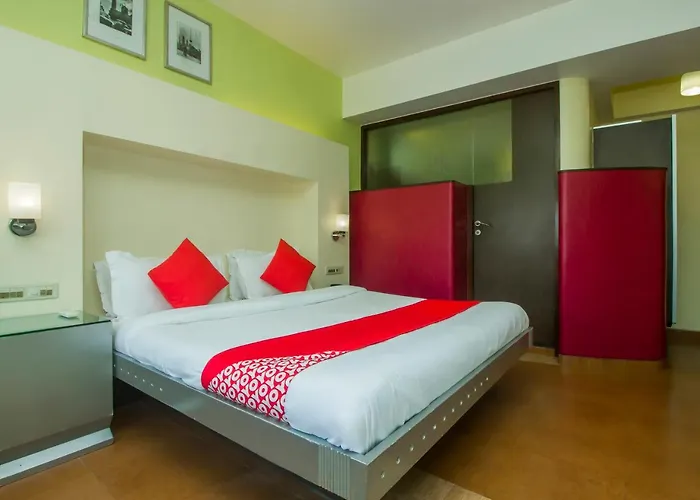 Oyo 19917 Golden Swan Hotel Mumbai